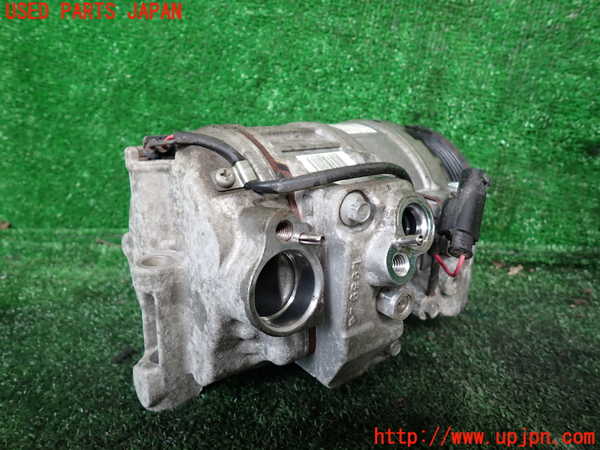 1UPJ-9233066025]ベンツ V350 W639(639350C)エアコンコンプレッサー 中古_2