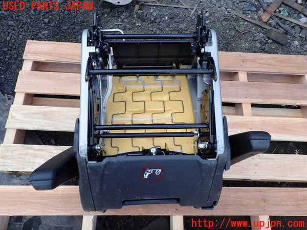 1UPJ-9233067175]ベンツ V350 W639(639350C)左2列目シート 中古_3