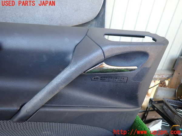 1UPJ-9233061264]ベンツ V350 W639(639350C)左前ドア内張り 中古_2