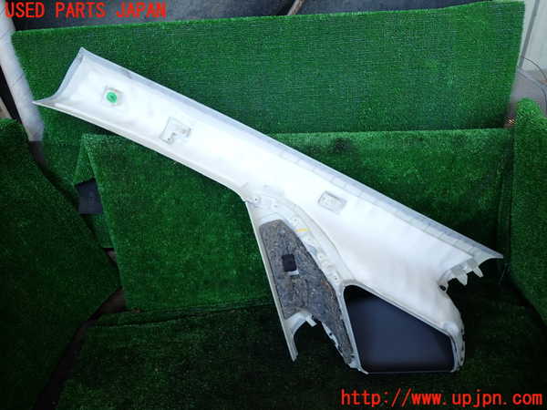 1UPJ-9233067655]ベンツ V350 W639(639350C)右フロントピラートリム 中古_2