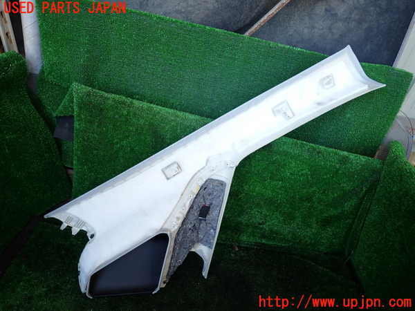 1UPJ-9233067660]ベンツ V350 W639(639350C)左フロントピラートリム 中古_2