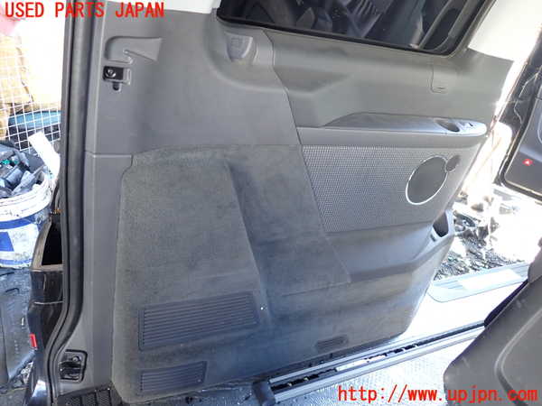 1UPJ-9233067680]ベンツ V350 W639(639350C)左リアピラートリム 中古_4