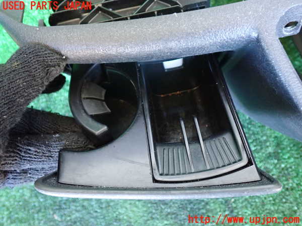 1UPJ-9233067810]ベンツ V350 W639(639350C)ドリンクホルダー 中古_2