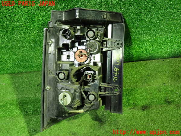 1UPJ-9233071530]デリカD：5(CV1W)右テールランプ 中古_2
