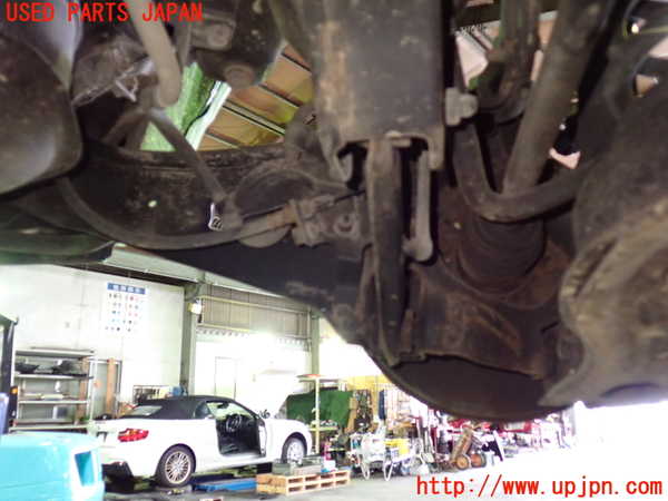 1UPJ-9233074300]デリカD：5(CV1W)右リアナックルハブ 中古_2