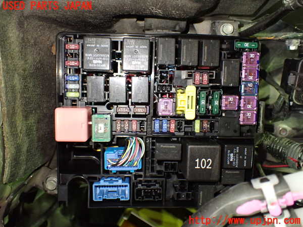 1UPJ-9233076742]デリカD：5(CV1W)ヒューズボックス2 中古_2