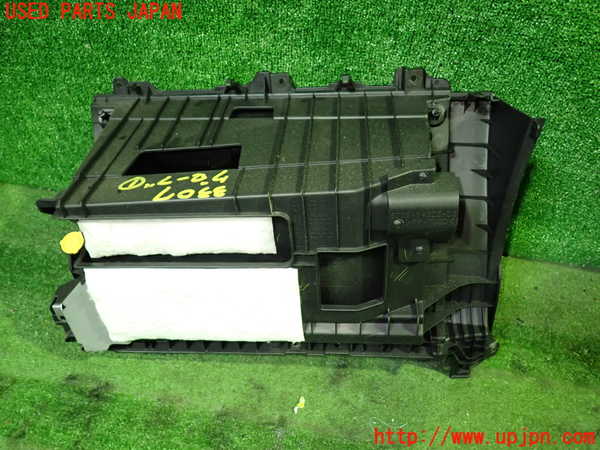 1UPJ-9233077516]デリカD：5(CV1W)グローブボックス1 中古_3