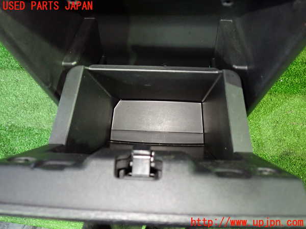 1UPJ-9233077549]デリカD：5(CV1W)コンソール 中古_3