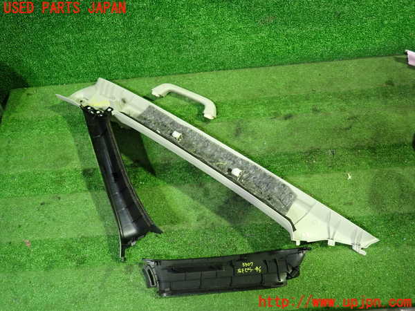 1UPJ-9233077655]デリカD：5(CV1W)右フロントピラートリム 中古_4