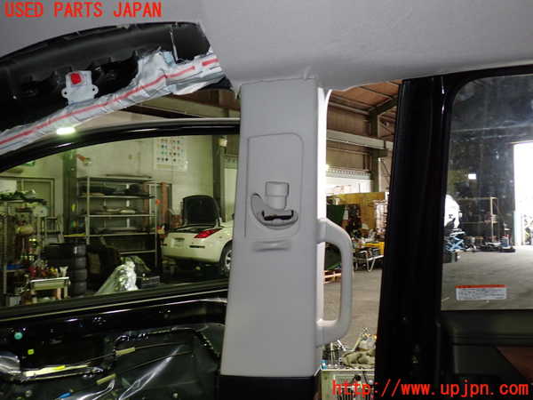 1UPJ-9233077665]デリカD：5(CV1W)右センターピラートリム 中古_2