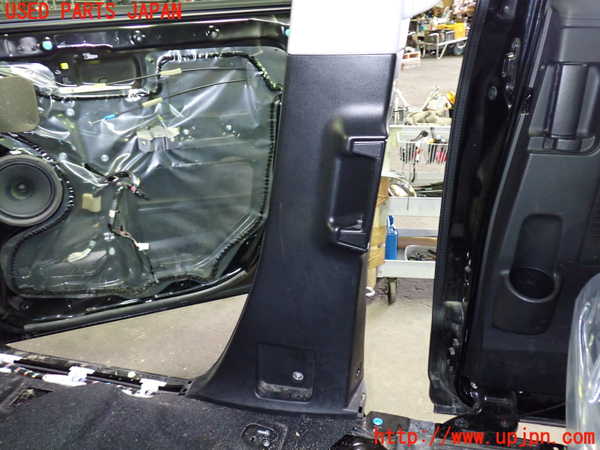 1UPJ-9233077665]デリカD：5(CV1W)右センターピラートリム 中古_3