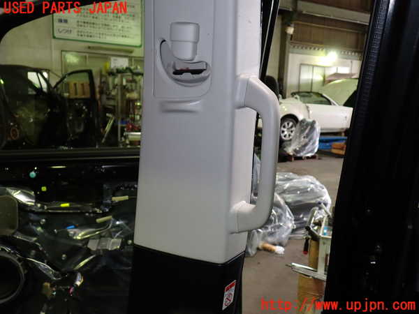1UPJ-9233077665]デリカD：5(CV1W)右センターピラートリム 中古_4