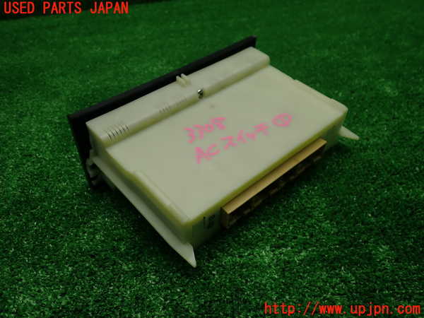 1UPJ-9233086066]ポルシェ・ボクスター(98624)エアコンスイッチ1 中古_3
