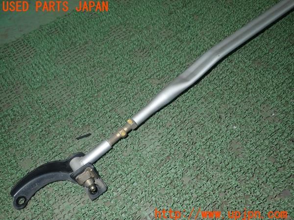 3UPJ=9233090705]グロリア グランツーリスモ アルティマ(HY33)純正 フロントタワーバー 中古_2