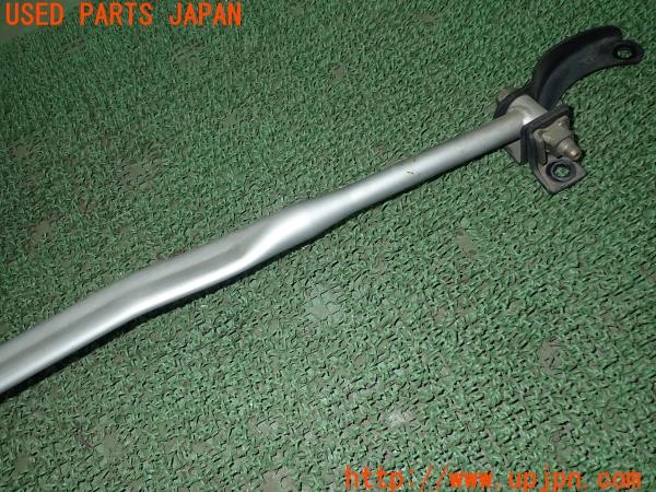 3UPJ=9233090705]グロリア グランツーリスモ アルティマ(HY33)純正 フロントタワーバー 中古_3