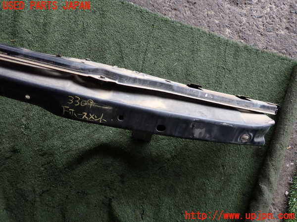2UPJ-9233091014]グロリア Y33型(HY33)フロントバンパーホースメント 中古_3