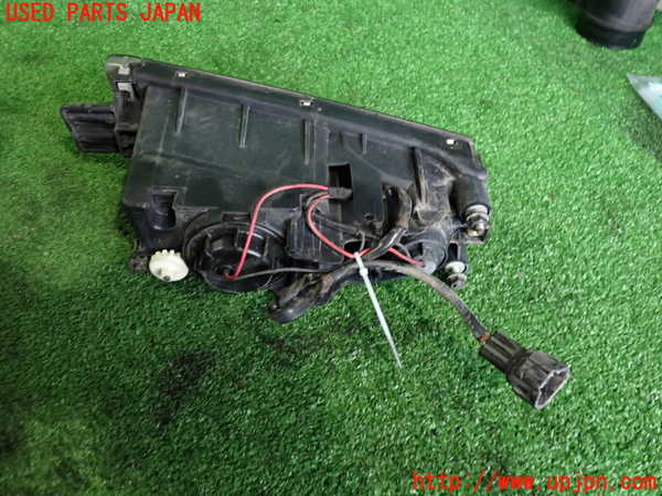 2UPJ-9233091182]グロリア Y33型(HY33)左フォグ 中古_2