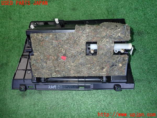 2UPJ-9233097516]グロリア Y33型(HY33)グローブボックス1 中古_3