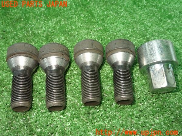 3UPJ=9233100968]BMW 218d アクティブツアラー(2C20 F45)純正 36 13 6 792 851 ホイールロックナット 中古_4