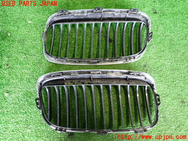 2UPJ-9233101050]BMW 218d アクティブツアラー F45(2C20)ラジエターグリル 中古_2