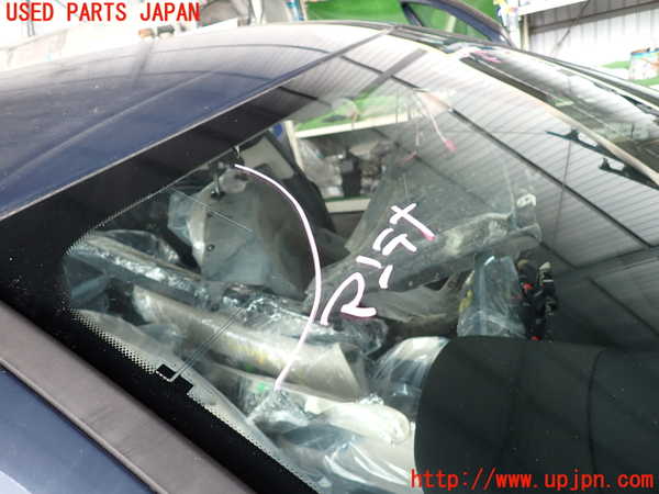 2UPJ-9233101195]BMW 218d アクティブツアラー F45(2C20)フロントガラス 中古 CARLEX M45L1 43R-000168_4