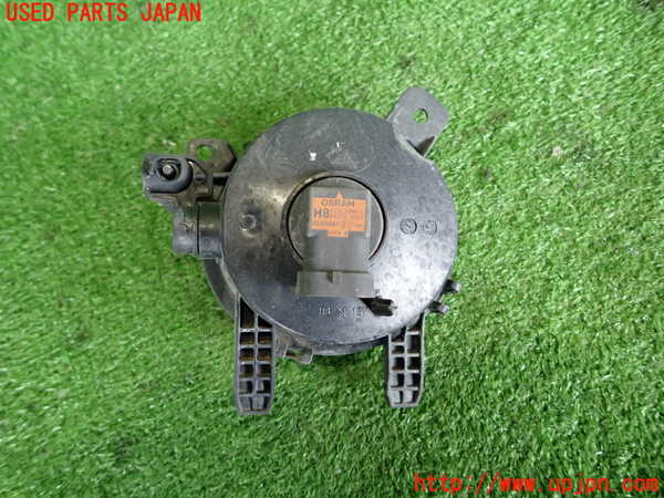2UPJ-9233101180]BMW 218d アクティブツアラー F45(2C20)右フォグ 中古_3