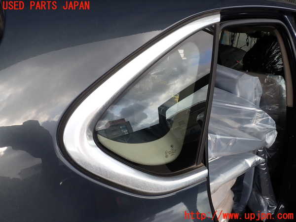 2UPJ-9233101380]BMW 218d アクティブツアラー F45(2C20)右クォーターガラス 中古 FUYAO M532 43R-001734_2