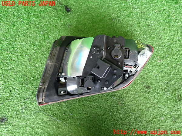 2UPJ-9233101552]BMW 218d アクティブツアラー F45(2C20)左リアフィニッシャー 中古_3