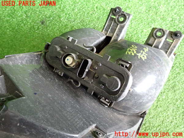 2UPJ-9233101530]BMW 218d アクティブツアラー F45(2C20)右テールランプ 中古_3