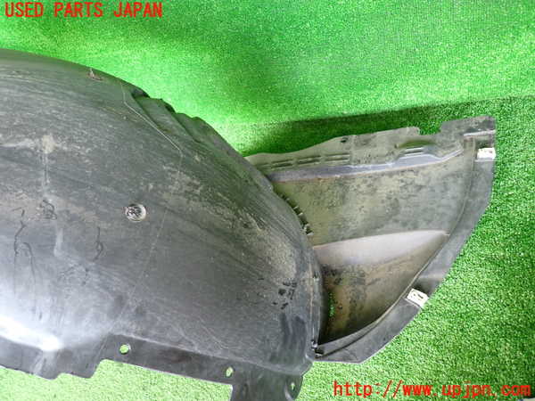 2UPJ-9233101090]BMW 218d アクティブツアラー F45(2C20)右前フェンダーライナー 中古_2