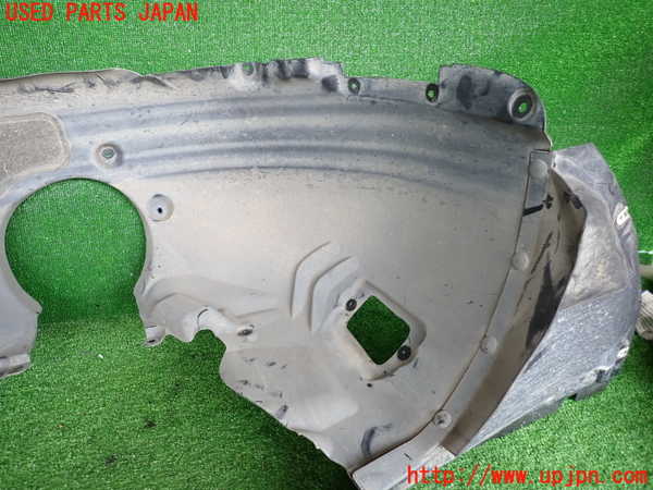 2UPJ-9233101090]BMW 218d アクティブツアラー F45(2C20)右前フェンダーライナー 中古_4