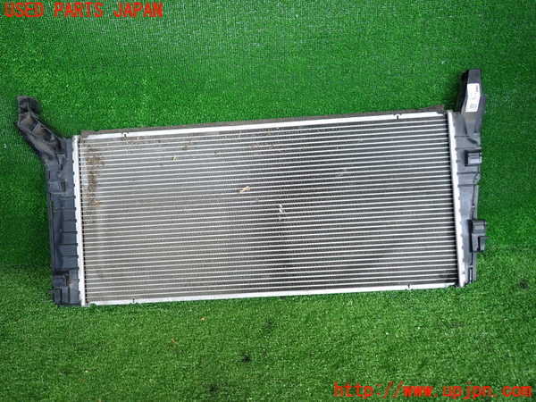 2UPJ-9233102321]BMW 218d アクティブツアラー F45(2C20)ラジエーター1 中古_4