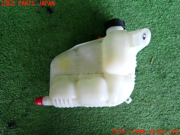 2UPJ-9233102410]BMW 218d アクティブツアラー F45(2C20)ラジエータータンク 中古_2