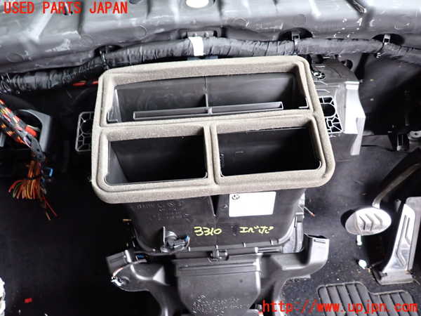 2UPJ-9233106081]BMW 218d アクティブツアラー F45(2C20)エバポレーター1 中古_4
