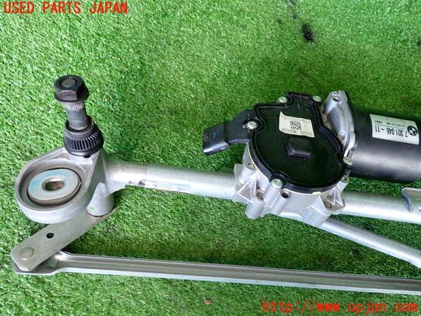 2UPJ-9233106770]BMW 218d アクティブツアラー F45(2C20)フロントワイパーモーター 中古_5