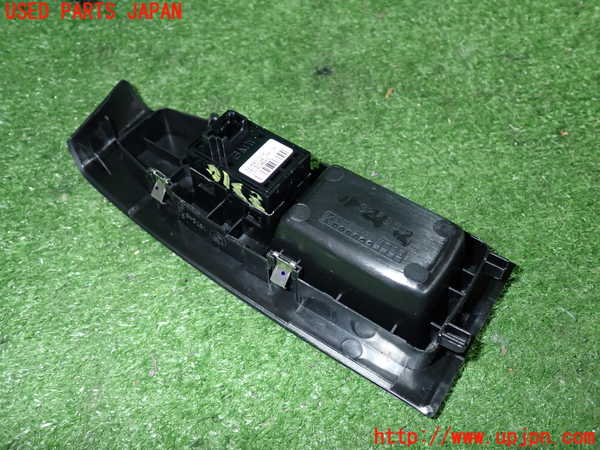 2UPJ-9233106245]BMW 218d アクティブツアラー F45(2C20)左前パワーウィンドウスイッチ 中古_2