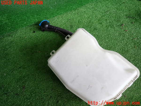 2UPJ-9233106791]BMW 218d アクティブツアラー F45(2C20)ウォッシャータンク1 中古_4