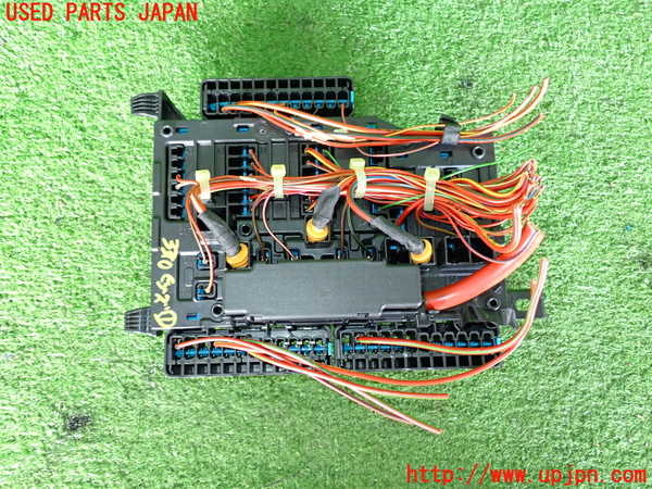 2UPJ-9233106741]BMW 218d アクティブツアラー F45(2C20)ヒューズボックス1 中古_2