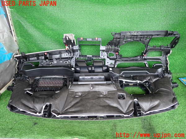 2UPJ-9233107505]BMW 218d アクティブツアラー F45(2C20)ダッシュボード 中古_5