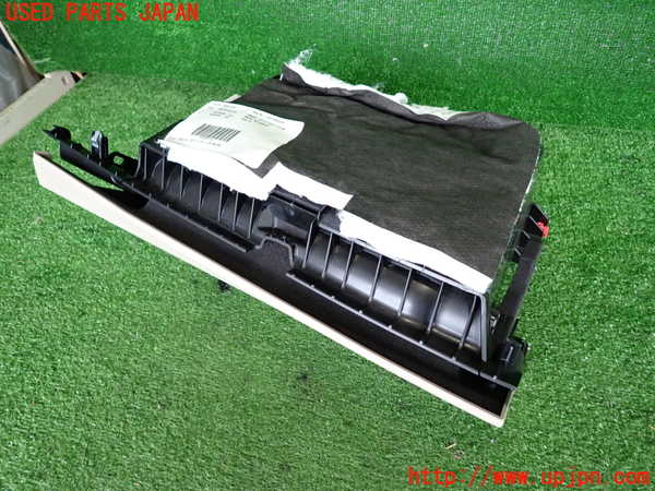 2UPJ-9233107516]BMW 218d アクティブツアラー F45(2C20)グローブボックス1 ジャンク_2