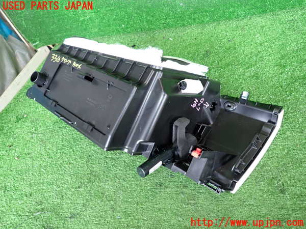 2UPJ-9233107516]BMW 218d アクティブツアラー F45(2C20)グローブボックス1 ジャンク_3