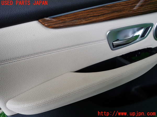 2UPJ-9233101264]BMW 218d アクティブツアラー F45(2C20)左前ドア内張り 中古_4