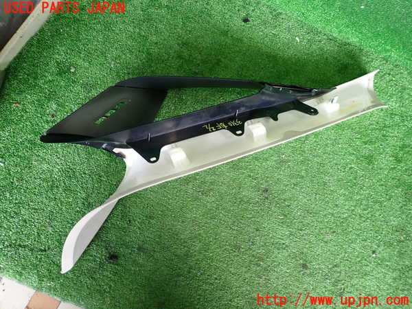 2UPJ-9233107655]BMW 218d アクティブツアラー F45(2C20)右フロントピラートリム 中古_2
