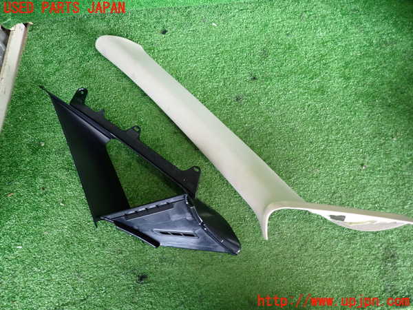 2UPJ-9233107660]BMW 218d アクティブツアラー F45(2C20)左フロントピラートリム 中古_3