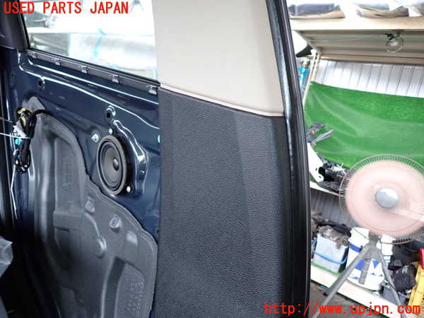 2UPJ-9233107670]BMW 218d アクティブツアラー F45(2C20)左センターピラートリム 中古_3
