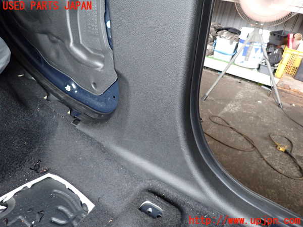 2UPJ-9233107670]BMW 218d アクティブツアラー F45(2C20)左センターピラートリム 中古_4