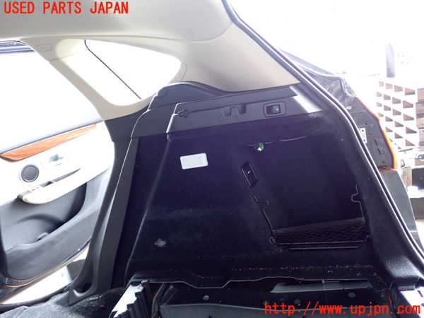 2UPJ-9233107675]BMW 218d アクティブツアラー F45(2C20)右リアピラートリム 中古_2