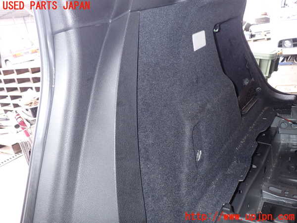 2UPJ-9233107675]BMW 218d アクティブツアラー F45(2C20)右リアピラートリム 中古_4