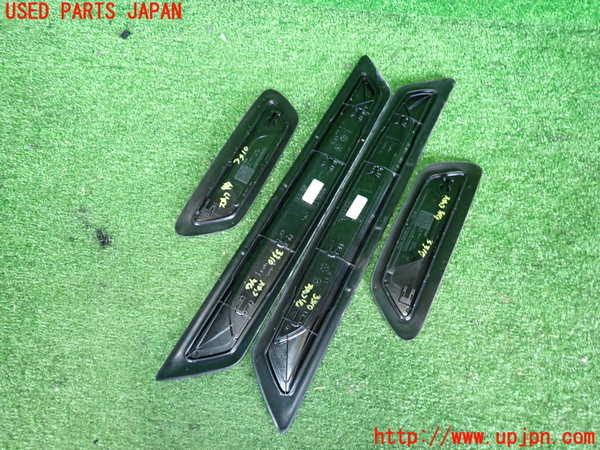 2UPJ-9233107740]BMW 218d アクティブツアラー F45(2C20)スカッフプレート 中古_4