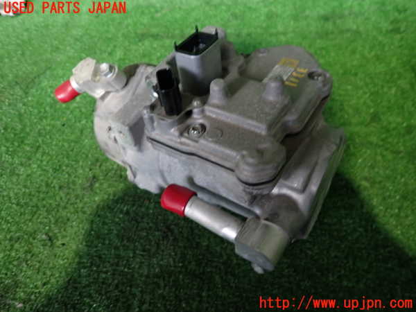 2UPJ-9233116025]レクサス・GS300h(AWL10)エアコンコンプレッサー 中古_2